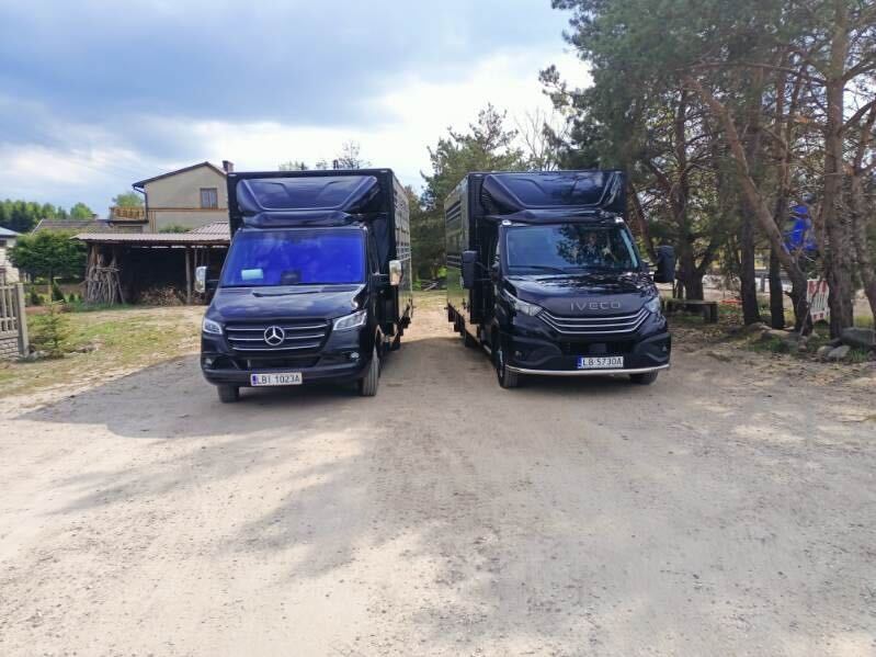 Samochód transportowy